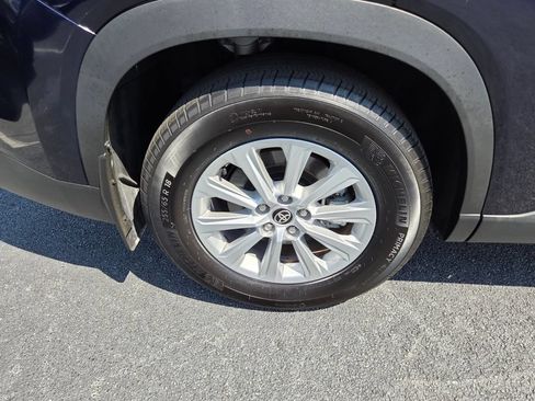 Certified 2025 Toyota Grand Highlander FWD image 16