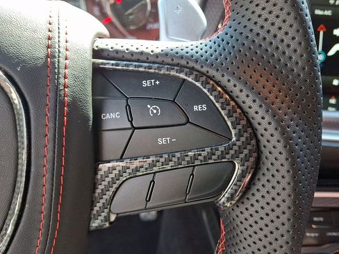 Used 2018 Dodge Challenger SRT Hellcat RWD image 23