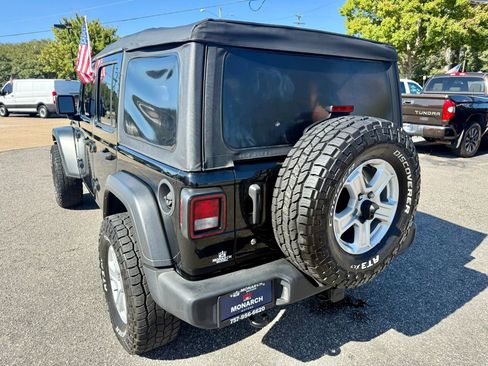 Used 2019 Jeep Wrangler Unlimited Sport S AWD/4WD image 3