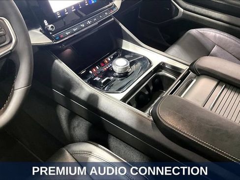 Used 2024 Jeep Wagoneer Series II AWD/4WD image 24
