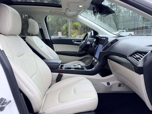 Used 2022 Ford Edge Titanium image 14