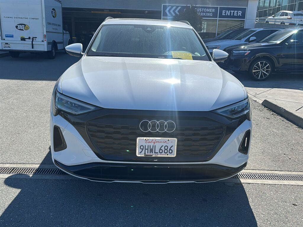 Used 2024 Audi Q8 e-tron Prestige w/ Prestige Package AWD/4WD image 3