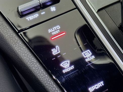 Used 2019 Porsche Cayenne image 27