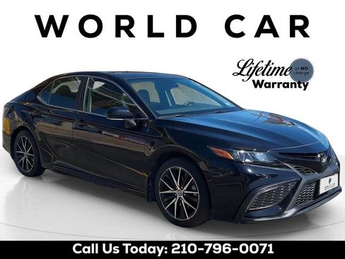 Used 2024 Toyota Camry SE FWD image 1