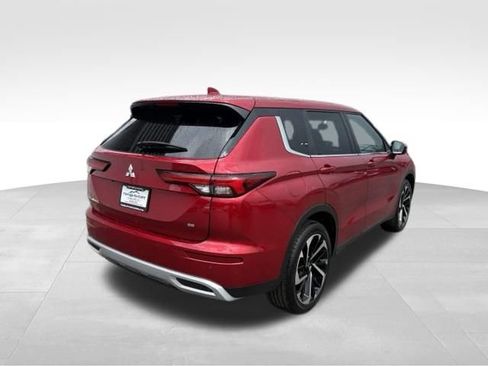 Used 2024 Mitsubishi Outlander SE FWD image 2
