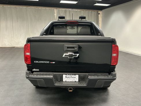 Used 2019 Chevrolet Colorado ZR2 w/ ZR2 Midnight Special Edition AWD/4WD image 4