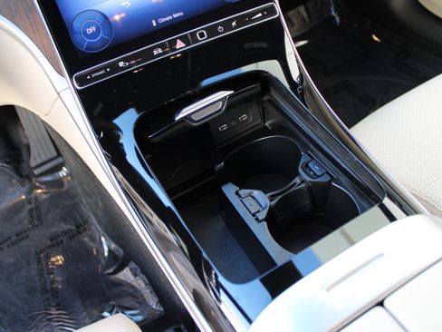 Used 2025 Mercedes-Benz C 300 Sedan image 21