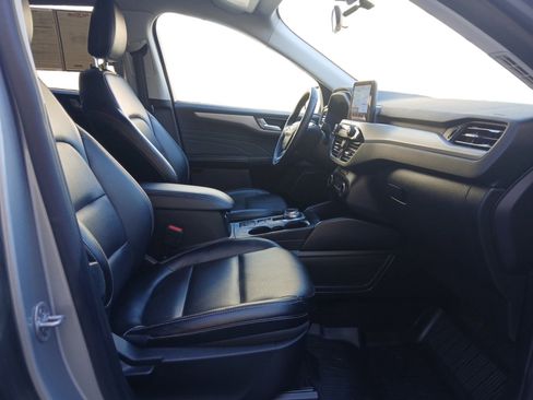 Used 2022 Ford Escape SEL w/ Technology Package image 15