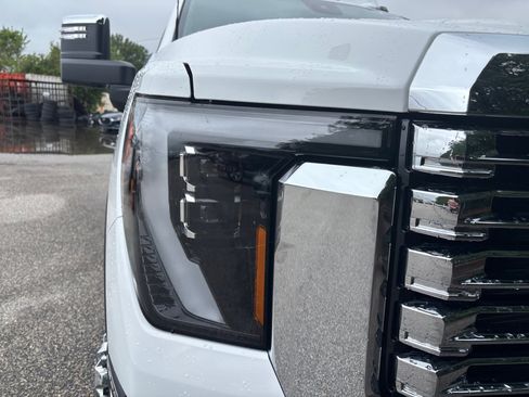 Certified 2025 GMC Sierra 3500 Denali w/ Denali Reserve Package AWD/4WD image 24