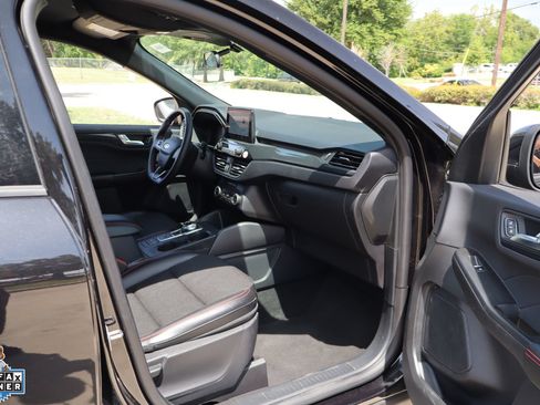 Used 2025 Ford Escape ST-Line Select AWD/4WD image 28