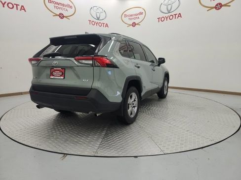 Used 2022 Toyota RAV4 XLE FWD image 8