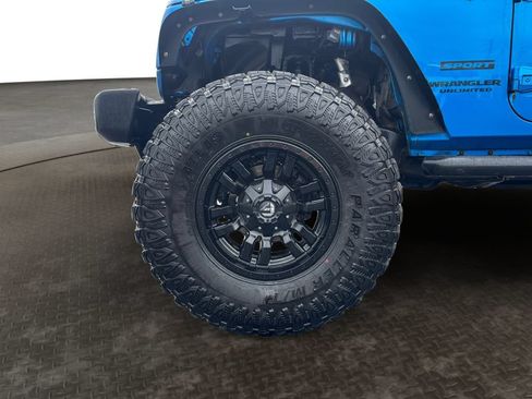 Used 2014 Jeep Wrangler Unlimited Sport w/ Power Convenience Group AWD/4WD image 9