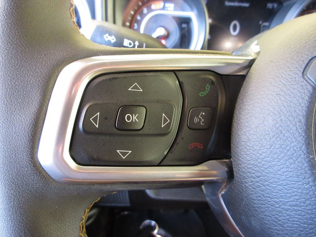 Used 2024 Jeep Wrangler Unlimited Sahara w/ Technology Group AWD/4WD image 15