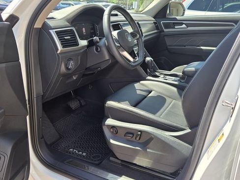 Certified 2023 Volkswagen Atlas SE w/ Panoramic Sunroof Package FWD image 13