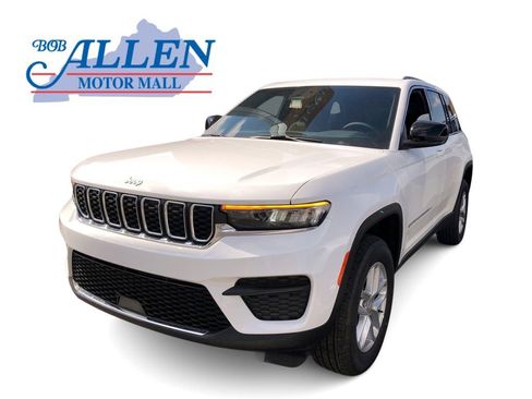 New 2026 Jeep Grand Cherokee Laredo AWD/4WD image 1