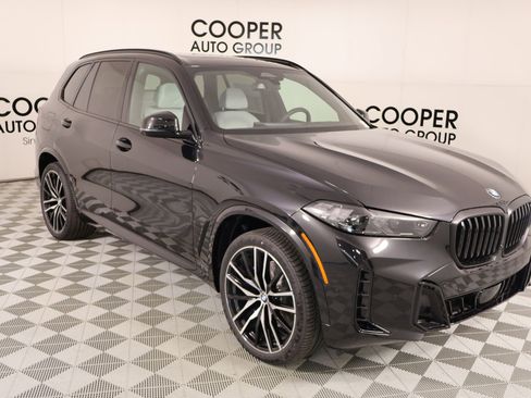 New 2026 BMW X5 xDrive40i w/ M Sport Package AWD/4WD image 1