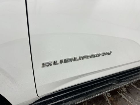 Used 2021 Chevrolet Suburban LT AWD/4WD image 27