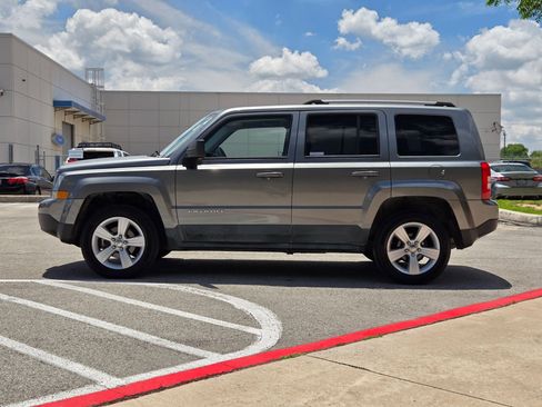 Used 2011 Jeep Patriot Latitude w/ Sun/Sound Group AWD/4WD image 6