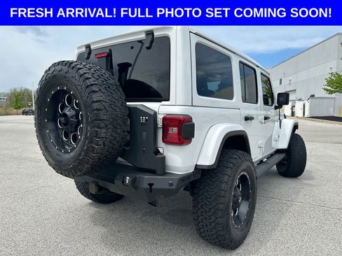 Used 2020 Jeep Wrangler Unlimited Sahara AWD/4WD image 3