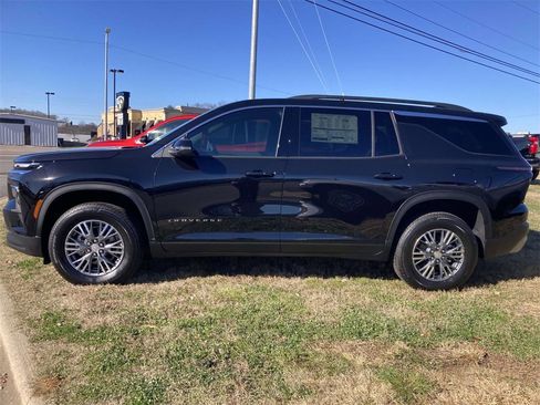 New 2025 Chevrolet Traverse LT w/ LPO, Floor Liner Package image 7