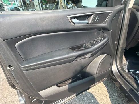 Used 2016 Ford Edge SEL w/ Equipment Group 201A AWD/4WD image 16