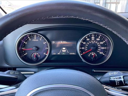 Certified 2024 Kia Carnival LX image 19