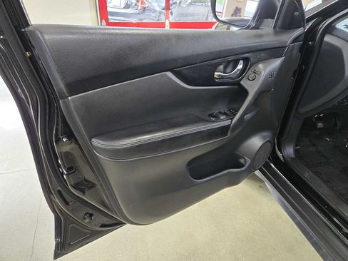 Used 2017 Nissan Rogue SL w/ SL Premium Package AWD/4WD image 10