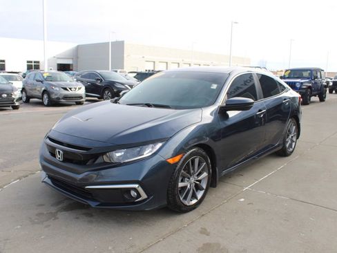 Used 2019 Honda Civic EX image 3