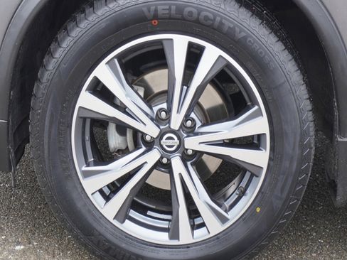 Used 2017 Nissan Rogue SL w/ SL Premium Package FWD image 7