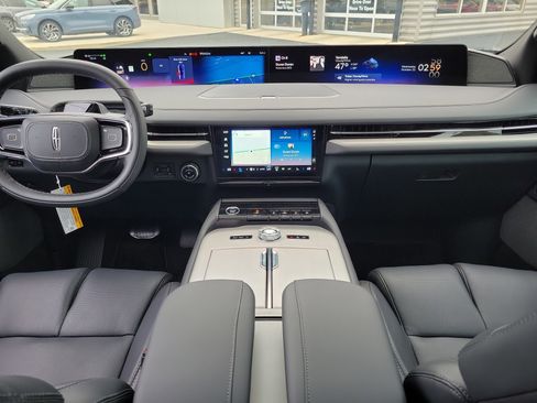 New 2025 Lincoln Navigator L Reserve image 11