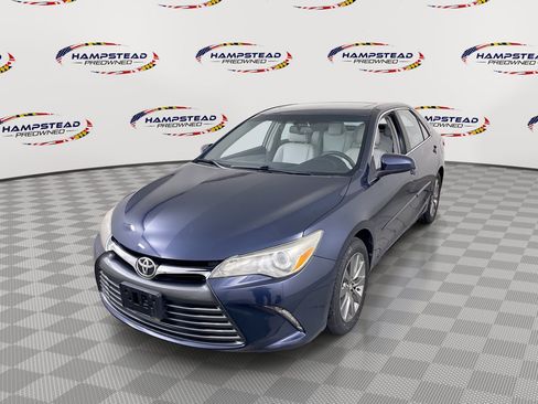Used 2017 Toyota Camry XLE w/ Moonroof Package FWD image 1