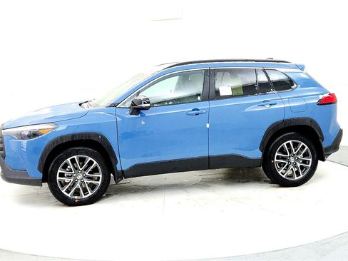 New 2026 Toyota Corolla Cross XLE image 3