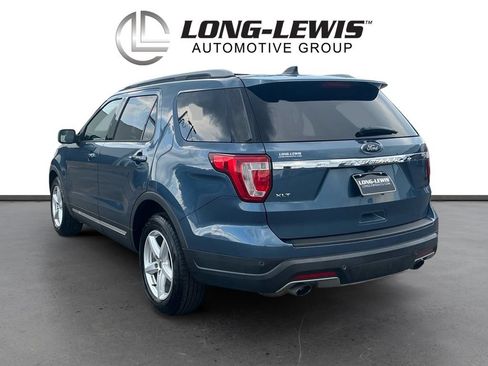 Used 2018 Ford Explorer XLT FWD image 4