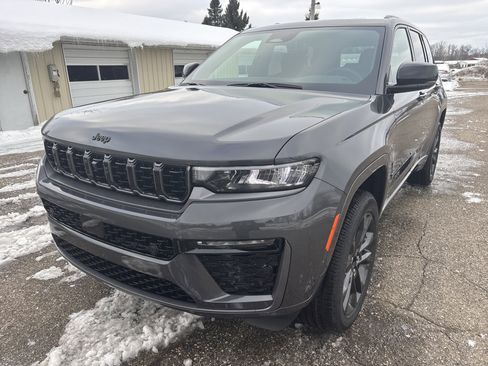 New 2026 Jeep Grand Cherokee Limited Reserve image 8