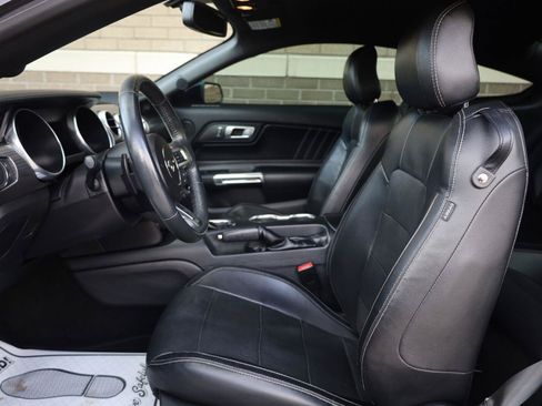 Used 2018 Ford Mustang GT Premium w/ GT Performance Package RWD image 14