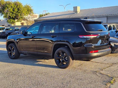 New 2026 Jeep Grand Cherokee L Limited w/ Limited Altitude Package AWD/4WD image 5