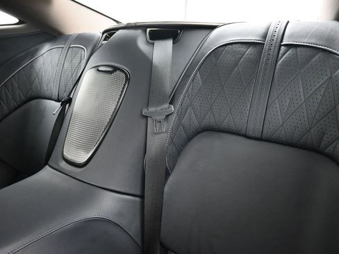 Used 2024 Aston Martin DB12 Coupe image 6