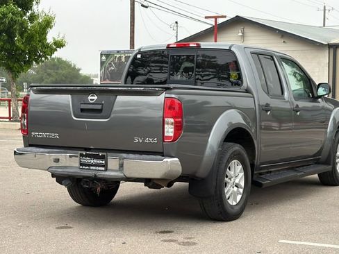 Used 2016 Nissan Frontier SV image 6