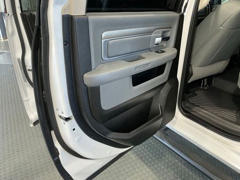 Used 2019 RAM 1500 Classic SLT AWD/4WD image 26