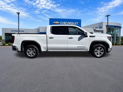 Used 2025 GMC Sierra 1500 SLT AWD/4WD image 8