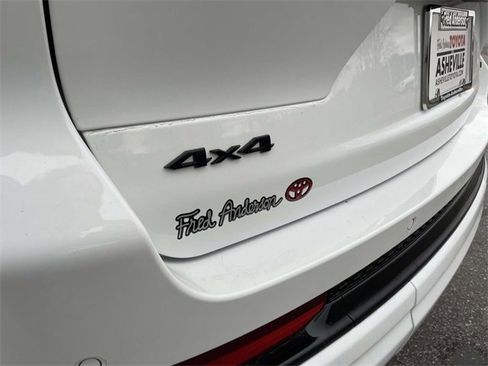 Used 2025 Jeep Grand Cherokee L Summit image 11