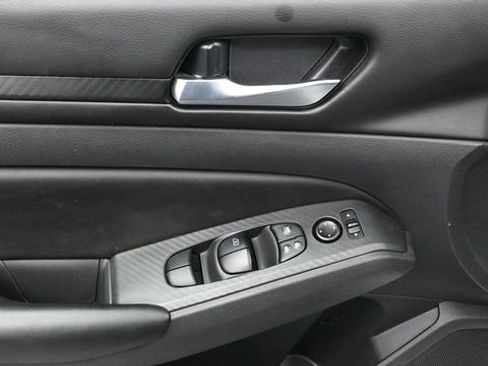 Used 2021 Nissan Altima 2.5 S FWD image 18