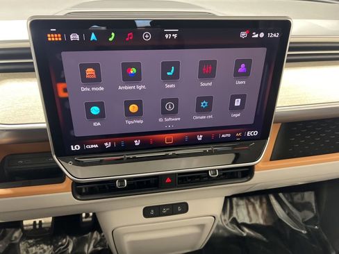 New 2025 Volkswagen ID. Buzz Pro S Plus image 19