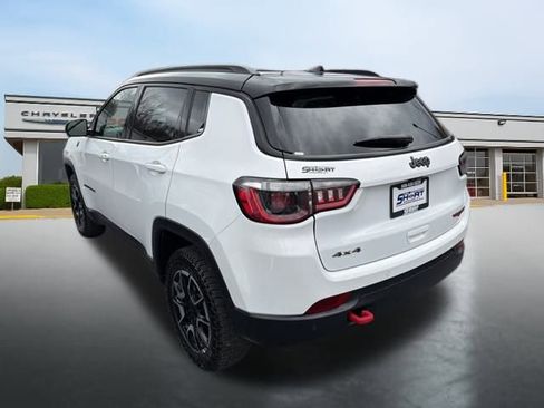 Used 2024 Jeep Compass Trailhawk image 7