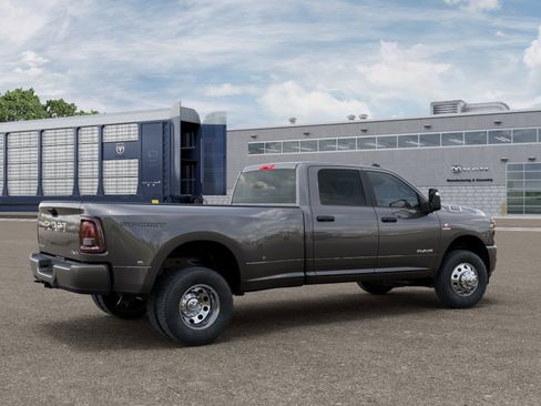 New 2026 RAM 3500 Big Horn AWD/4WD image 4
