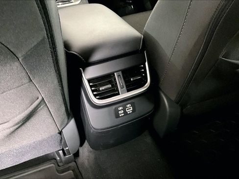 Used 2025 Subaru Outback Premium image 33