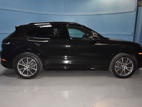Certified 2025 Porsche Cayenne image 24