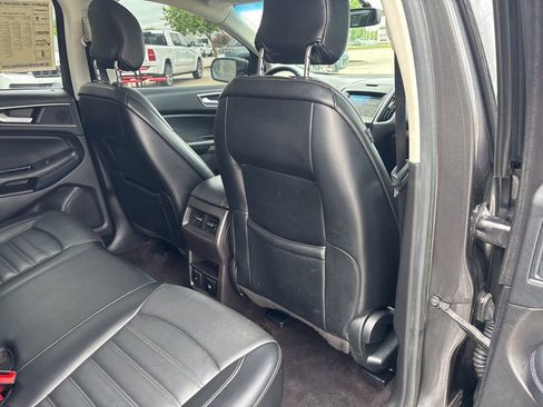 Used 2017 Ford Edge SEL w/ Equipment Group 201A AWD/4WD image 43