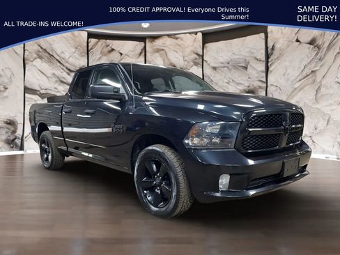 Used 2017 RAM 1500 Express w/ Black Ram 1500 Express Group AWD/4WD image 38