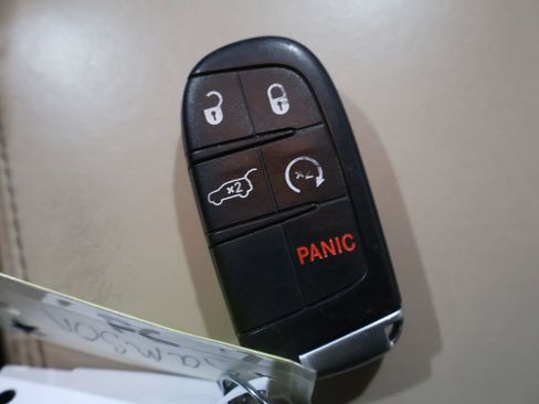 Used 2015 Jeep Grand Cherokee Overland w/ Advanced Technology Group image 28